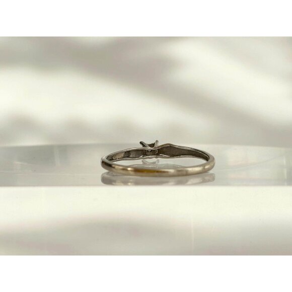 Dainty Minimalist Solitaire 925 Sterling Silver Vintage Ring - sz 9 - Picture 4 of 14